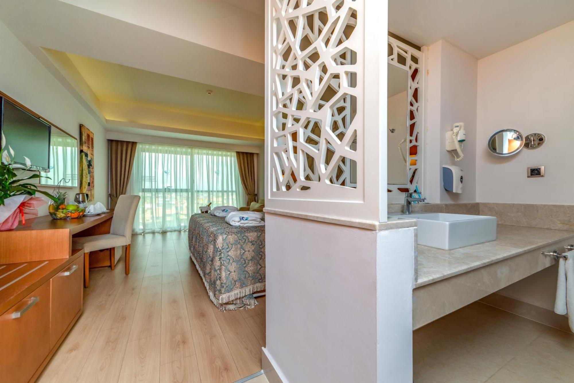 Hotel FUN&SUN Life Belek Zimmer foto