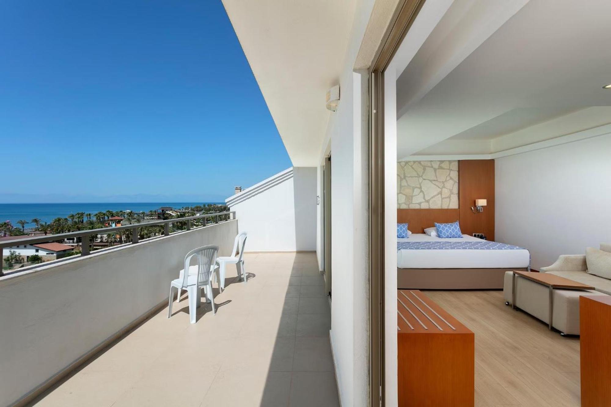 Hotel FUN&SUN Life Belek Zimmer foto
